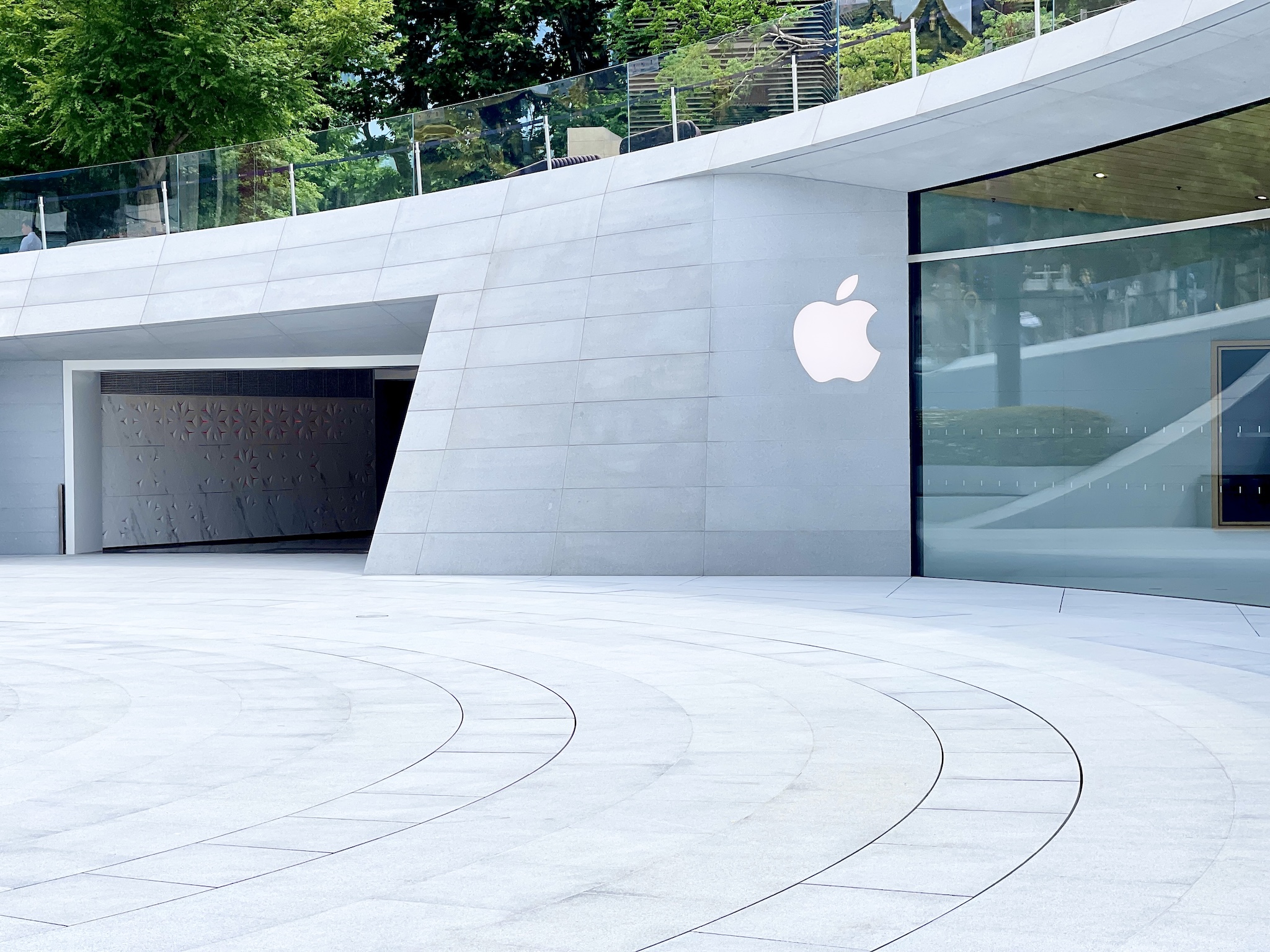 Apple Store 静安寺店